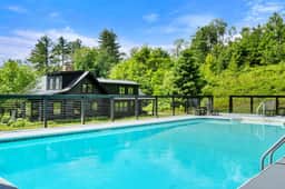 6 Parker Lodge - Image 2