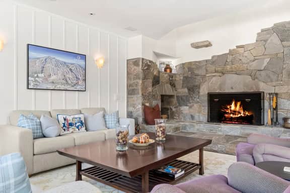 180 S Hill - Image 3