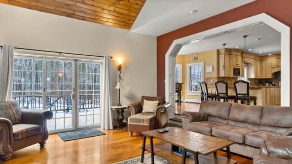 73 Deerfield - Image 4