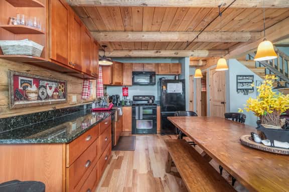 3215 East Hill - Image 4